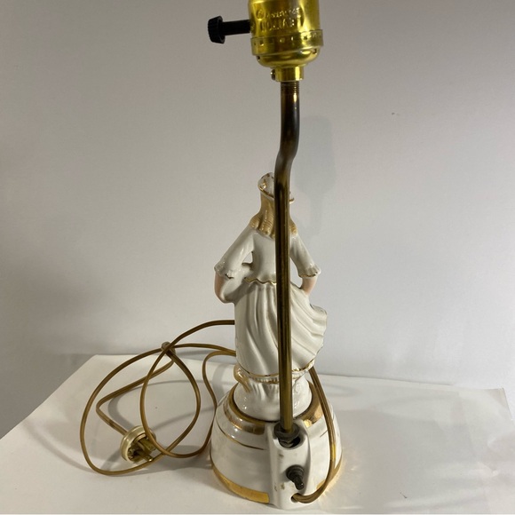 Set of 2 Vintage Boudoir Vanity Lamps Porcelain Parisian Man & Woman Figurines - Picture 7 of 16